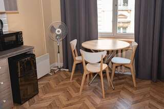 Апартаменты Apartments JustLvivIt at the Rynok Square Львов Апартаменты-12
