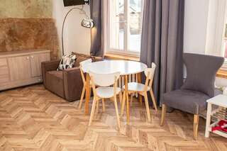 Апартаменты Apartments JustLvivIt at the Rynok Square Львов Апартаменты-4